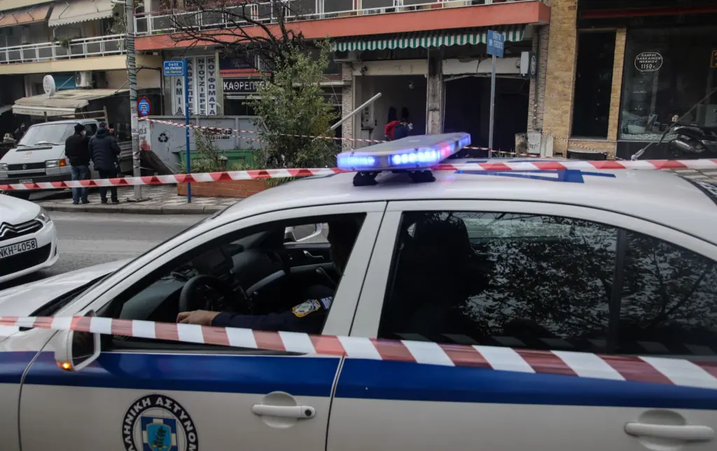 Ελεύθερος ο 25χρονος που μαχαίρωσε και σκότωσε έναν σκύλο – Τι λέει ο δικηγόρος του (vid)