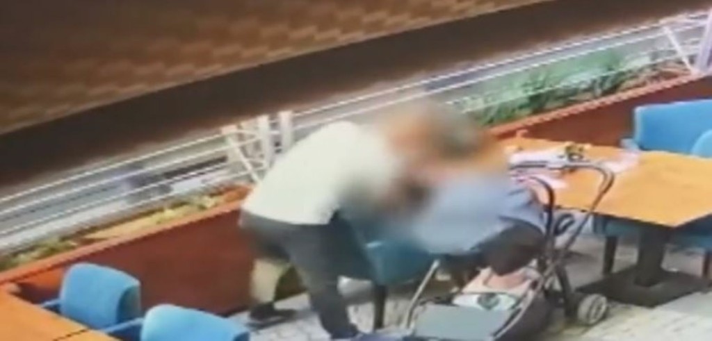Σοκαριστικός ξυλοδαρμός γυναίκας από τον πρώην σύζυγο της στην Τουρκία (vid)