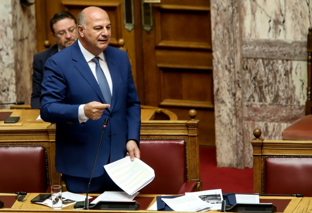 Ο Τσιάρας προανήγγειλε αυστήροποίηση των ποινών χωρίς ακρότητες (vid)