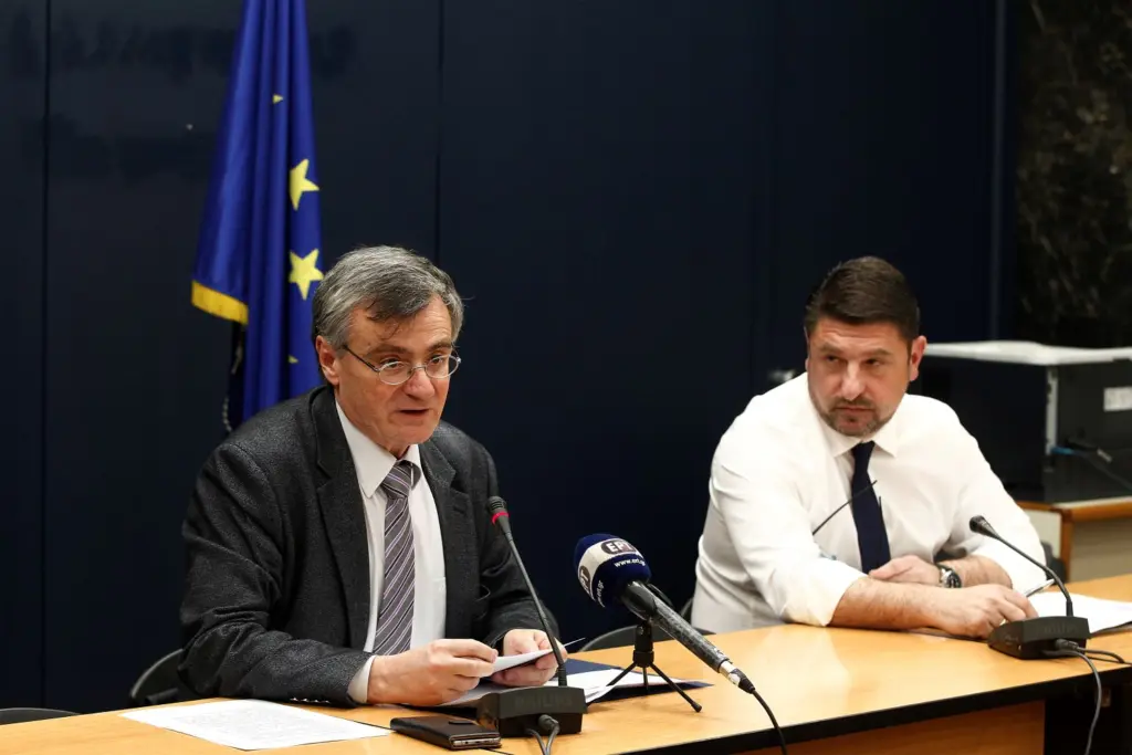 Έκτακτη σύσκεψη Τσιόδρα-Χαρδαλία για τη μετάλλαξη Δέλτα στην Κρήτη