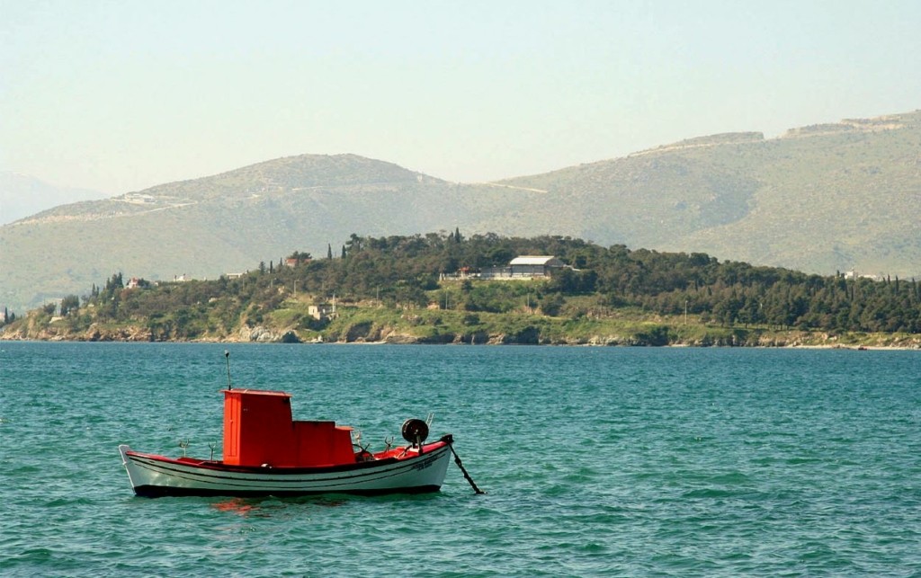 Θρίλερ με πτώμα γυναίκας που επέπλεε στο λιμάνι του Βόλου