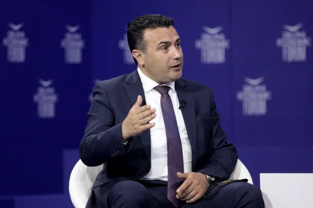 Ο Ζάεφ αναβάλλει επ΄αόριστον την παραίτησή του από πρωθυπουργός