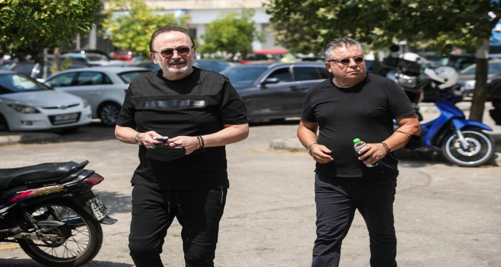 Η ελληνική showbiz αποχαιρέτισε τον “πρίγκιπα” του ελληνικού τραγουδιού! (pics)