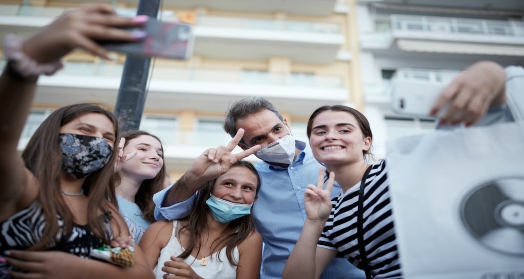 Viral ο Μητσοτάκης – Ξεσήκωσε τη νεολαία της Χαλκίδας