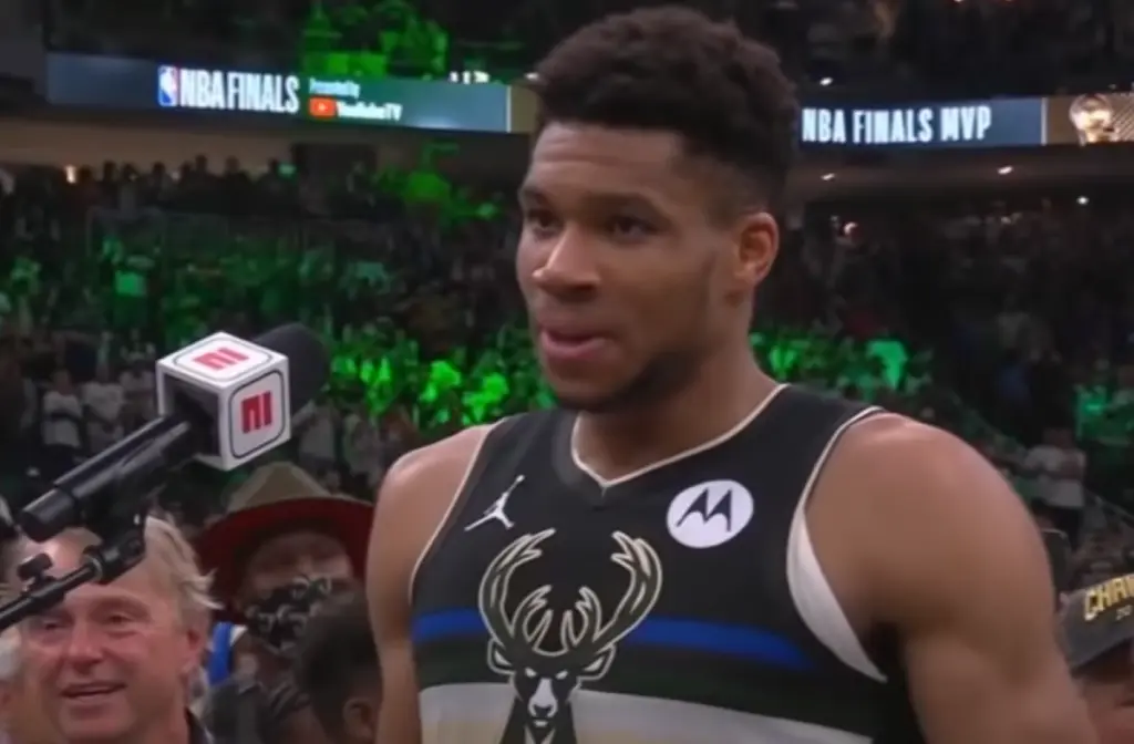 Ο Γιάννης Αντετοκούνμπο έκανε triple-double (vid)
