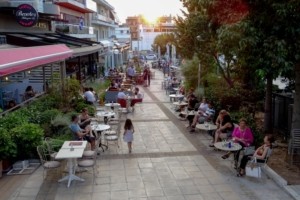 Δήμος Αθηναίων: 45 έλεγχοι και 7 σφραγίσεις καταστημάτων σε τρεις ημέρες για αυθαίρετη χρήση κοινόχρηστων χώρων