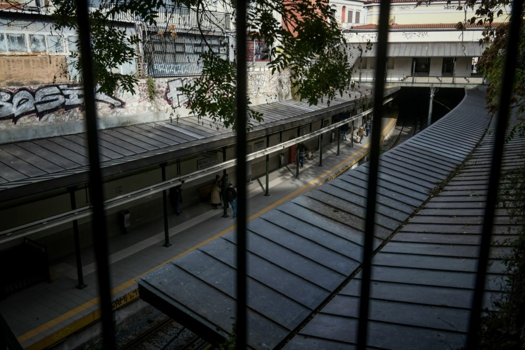 Παραμένει ακινητοποιημένος ο ΗΣΑΠ στο τμήμα Πειραιάς – Φάληρο