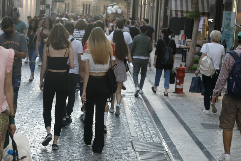 Πώς θα πάρουν οι νέοι 18-25 το freedom pass – Που θα μπορούν να το χρησιμοποιήσουν
