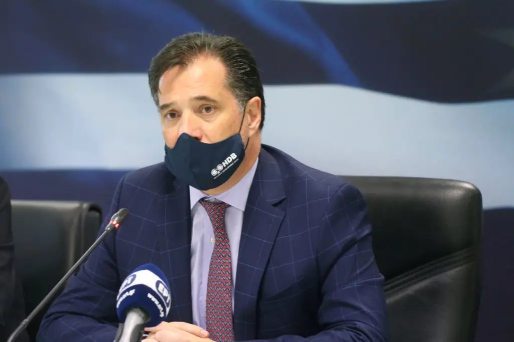 Αυστηρή προειδοποίηση Άδωνι στους ανεμβολίαστους – “Ξεχάστε τα λεφτά”