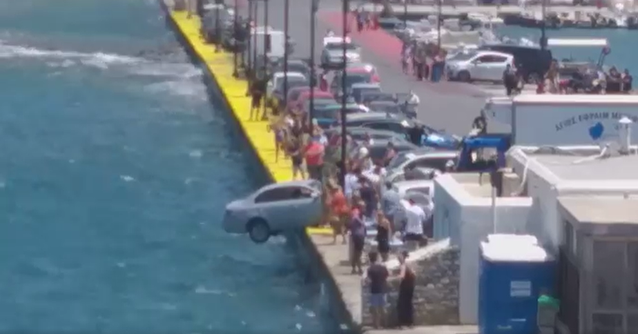 Οδηγός στη Νάξο ξέχασε (για δεύτερη φορά) να τραβήξει χειρόφρενο! (vid)