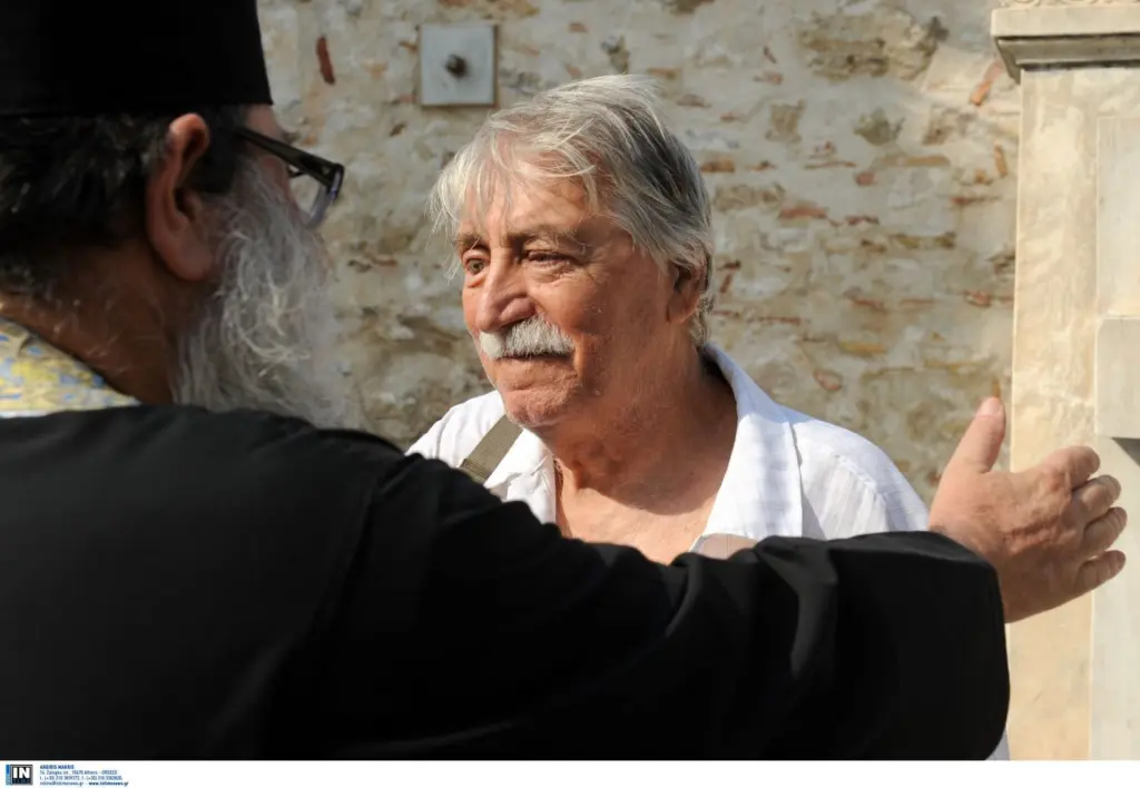 Δύσκολες ώρες για τον αγαπημένο ηθοποιό Ανέστη Βλάχο – Το μήνυμα της οικογένειας του