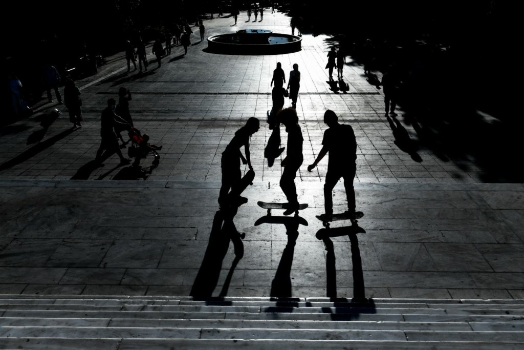 Αλλάζει η πραγματικότητα μας από Δευτέρα – Αναλυτικά το ΦΕΚ με όλα τα νέα μέτρα