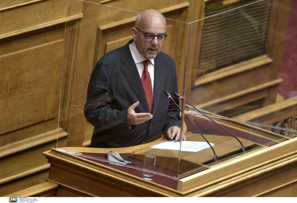 “Ντου” του Ρουβίκωνα στο σπίτι του Μπάμπη Παπαδημητρίου