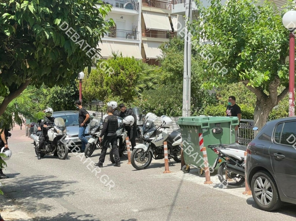 Σε διαθεσιμότητα οι δύο αστυνομικοί στη Δάφνη μετά την αποκάλυψη του DEBATER – Αδιαφόρησαν για την καταγγελία