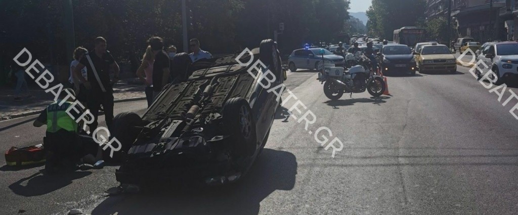 Σοβαρά τραυματισμένη η γυναίκα από το τροχαίο στην Αλεξάνδρας – Πώς αναποδογύρισε το αυτοκίνητό της (pics&vid)