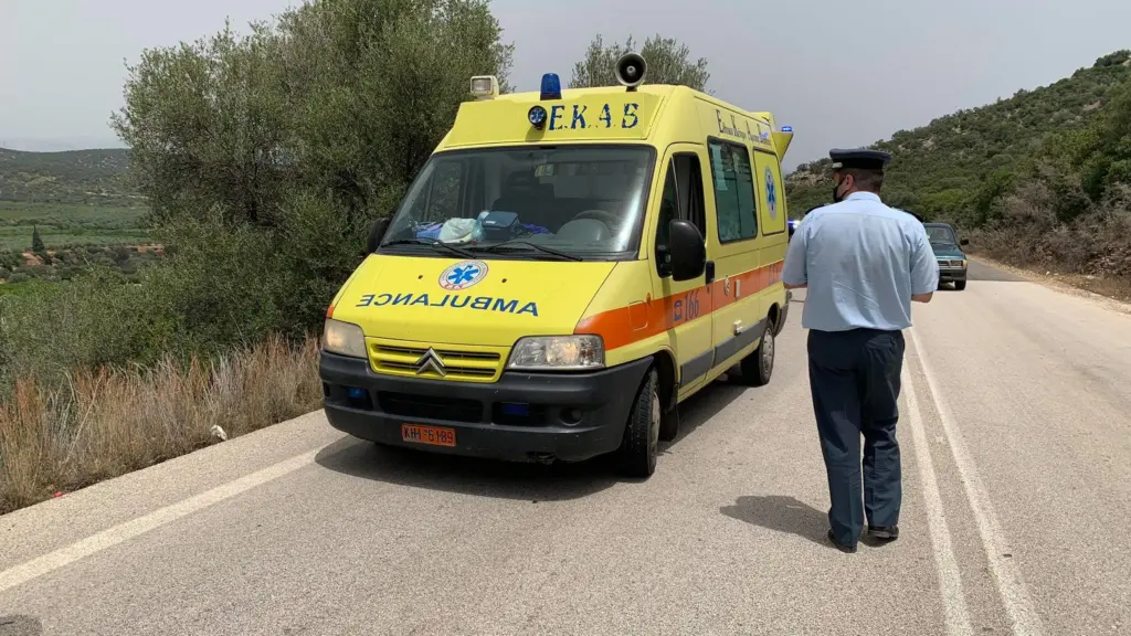 Σοβαρό τροχαίο στην Πάτρα – Πατέρας και 6χρονος γιος τραυματισμένοι στο νοσοκομείο (pics&vid)