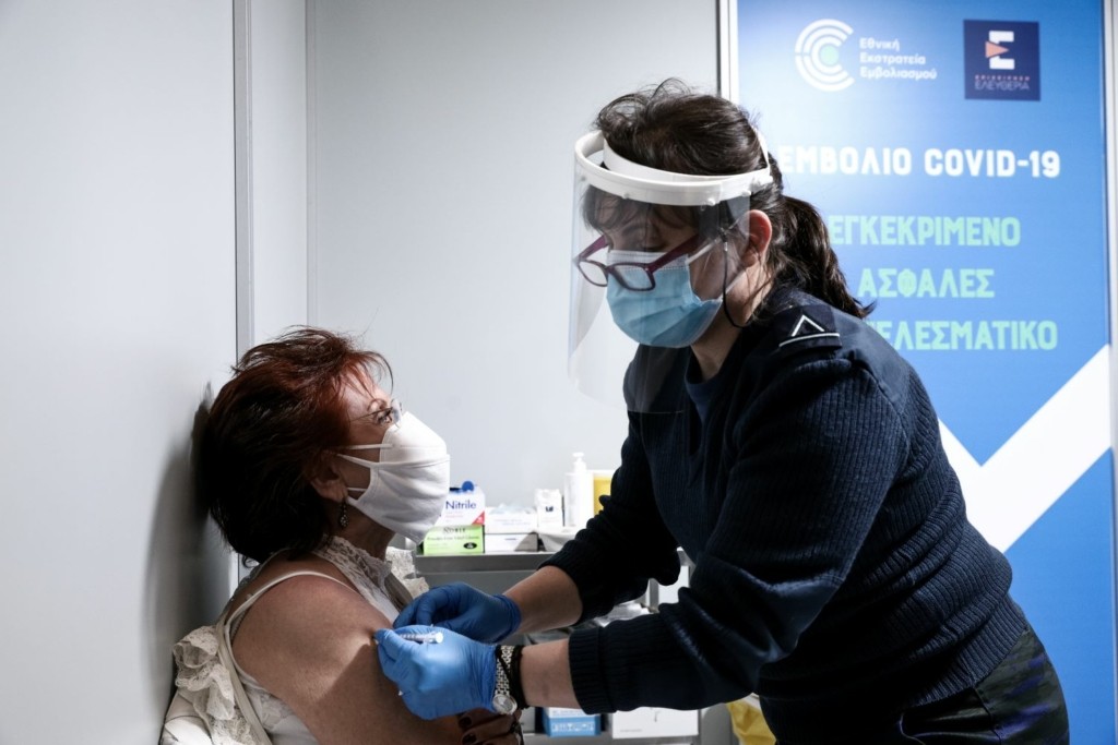 Έρχεται ο υποχρεωτικός εμβολιασμός στους οίκους ευγηρίας