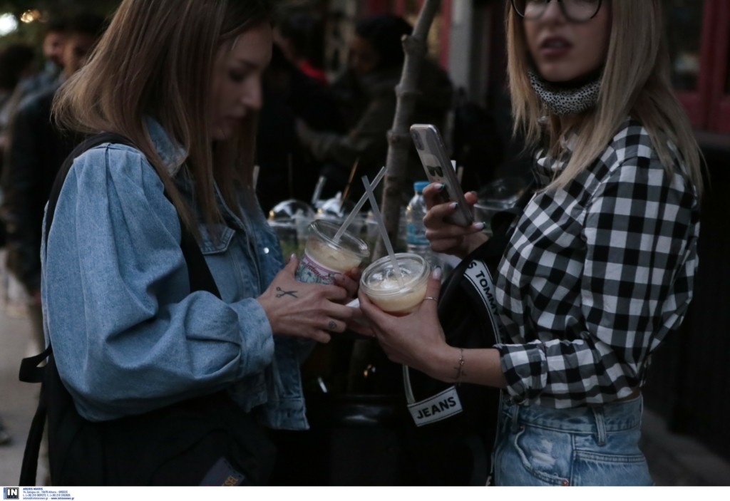 Οι εμβολιασμένοι, οι ανεμβολίαστοι και ο… Κιάμος