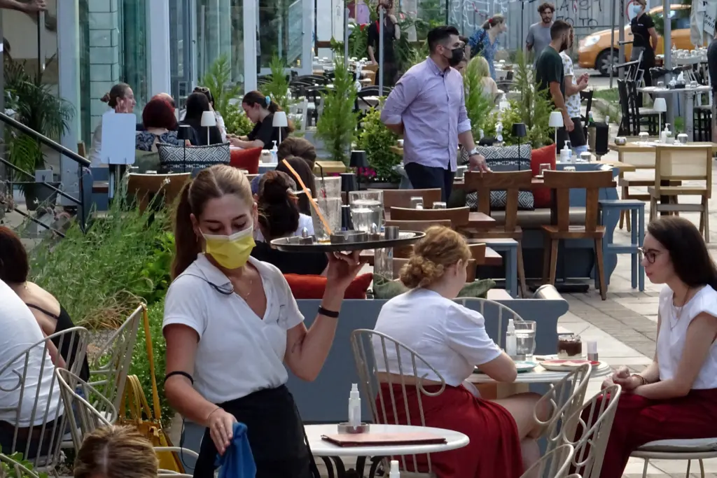 Αυτά είναι τα πρόστιμα στους επιχειρηματίες στην εστίαση εάν δεν ελέγχουν τους πελάτες