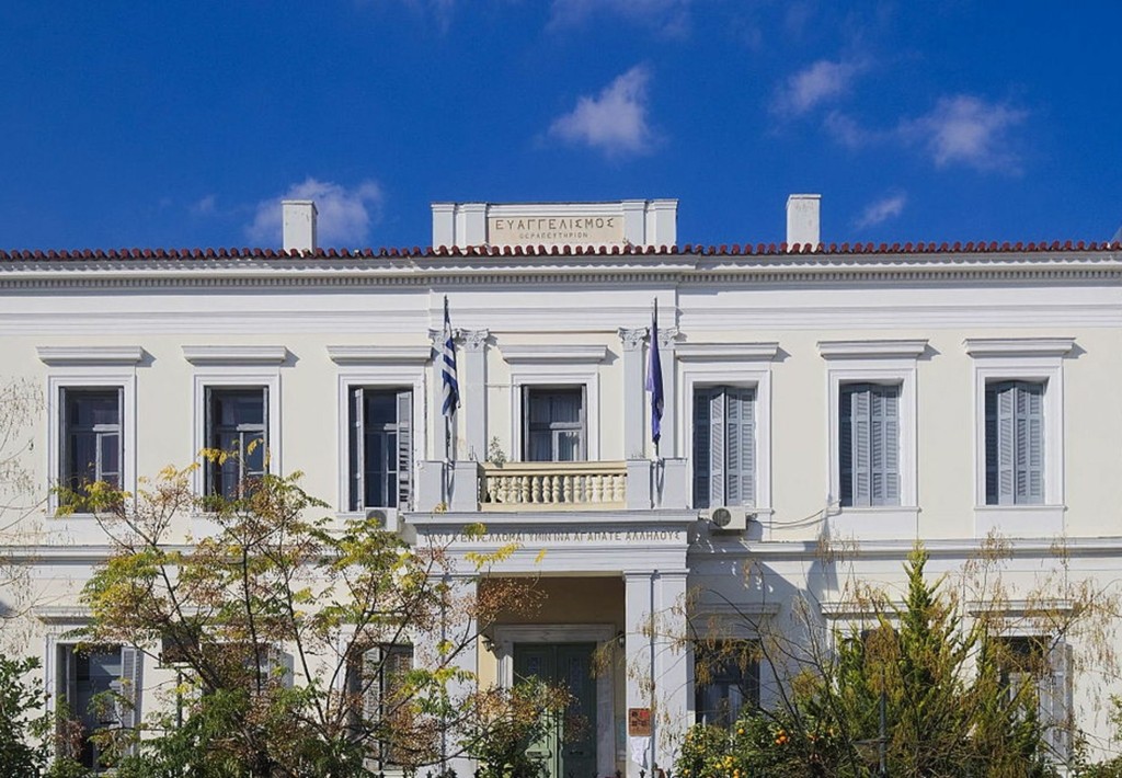 Ένας 20χρονος νοσηλεύεται στη ΜΕΘ του Ευαγγελισμού με κορονοϊό
