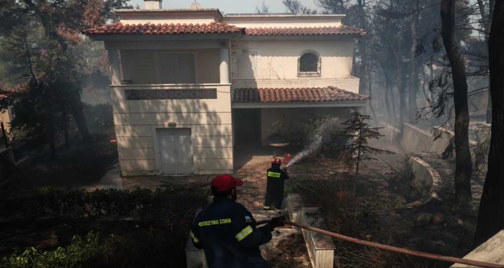 Ποινική δίωξη σε βάρος του 64χρονου μελισσοκόμου για τη φωτιά στην Σταμάτα