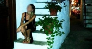 Γαρυφαλλιά Ψαράκου: «Ο δολοφόνος προσπαθούσε 30 ώρες να κρύψει τα ίχνη του», λέει η μητέρα της