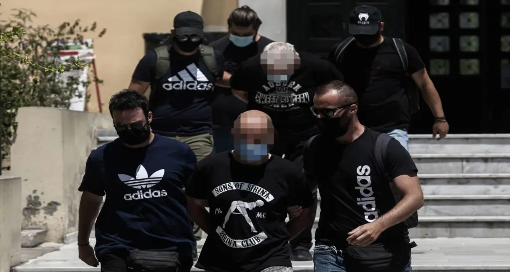 Αθώος ο αστυνομικός για την υπόθεση trafficking στην Ηλιούπολη – Ένταση στην αίθουσα του δικαστηρίου (vid)