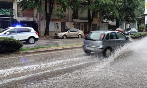 Ο καιρός “τρελάθηκε” στα Ιωάννινα – Χαλάζι και μπουρίνι μέσα στο κατακαλόκαιρο (pic&vid)
