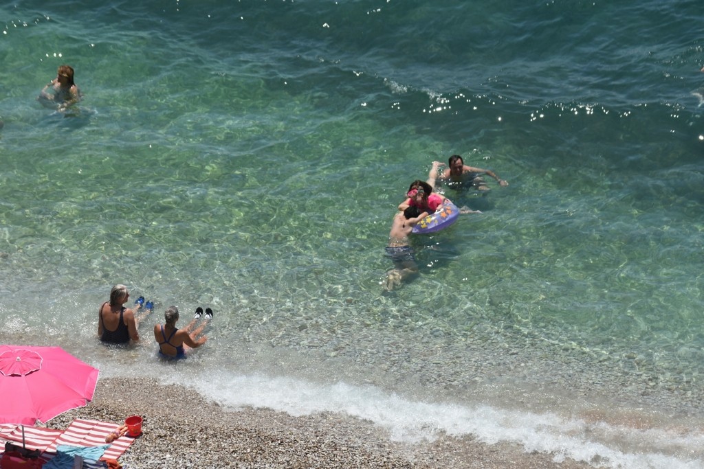 Ξεκινά η ζέστη με 40αρια σε όλη τη χώρα και ισχυρά μελτέμια στο Αιγαίο την Τρίτη