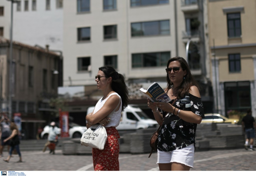 Ζέστη, καταιγίδες και ισχυροί άνεμοι προβλέπει ο καιρός την Κυριακή