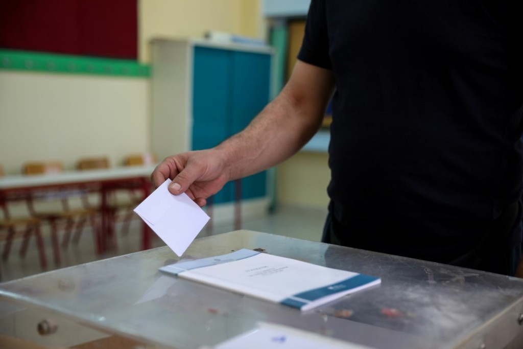 Νέα δημοσκόπηση από την MRB – Αυτοί είναι οι δημοφιλέστεροι υπουργοί