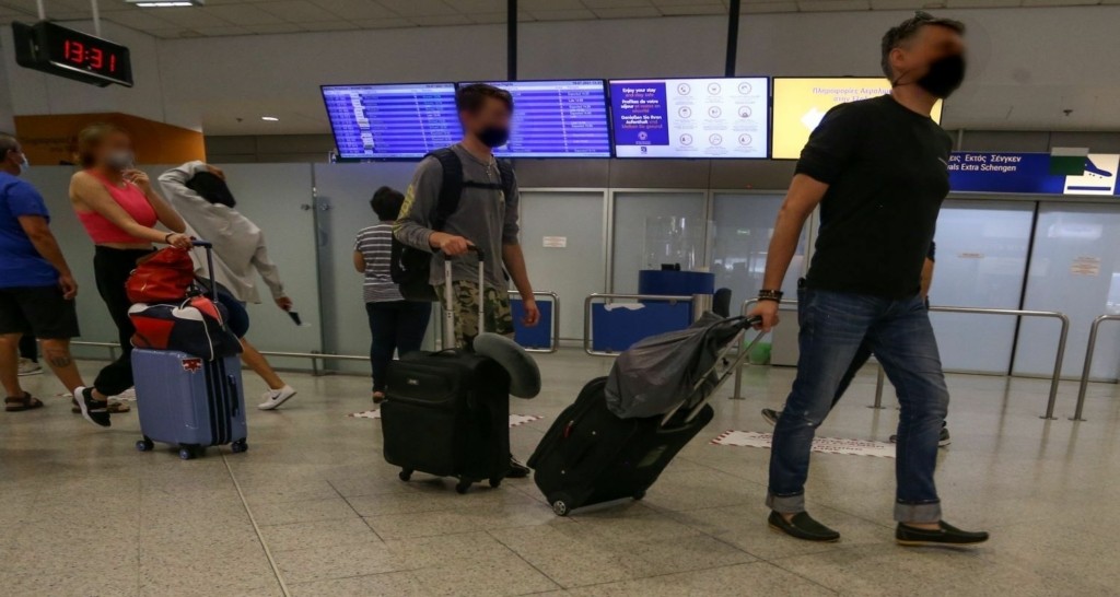 Παραμένει υψηλός ο αριθμός των κρουσμάτων  – 2.972 νέες μολύνσεις