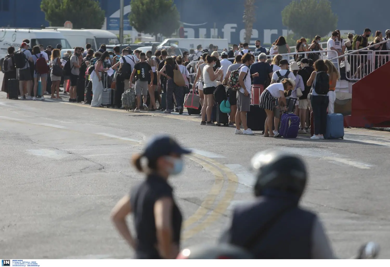 Πάνω 4.500 “μπλόκα” από το Λιμενικό σε επιβάτες στο λιμάνι του Πειραιά ανακοίνωσε ο Πλακιωτάκης (vid)