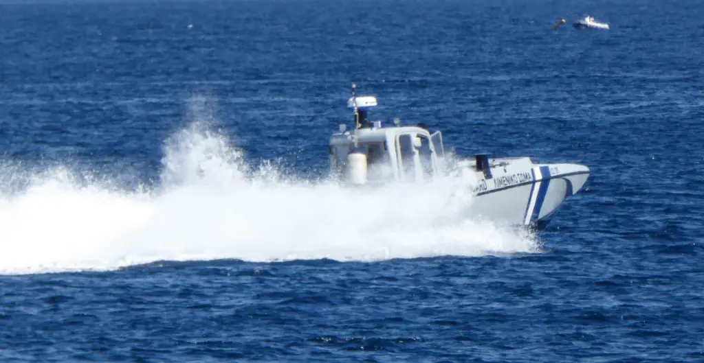 Βυθίστηκε σκάφος στη θαλάσσια περιοχή της Τζιάς με 6 επιβάτες