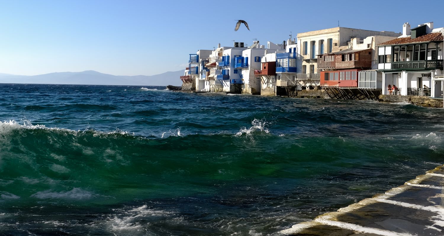 Το σχέδιο της κυβέρνησης για τα τοπικά lockdown – Ποιες περιοχές “κινδυνεύουν” να γίνουν… Μύκονος