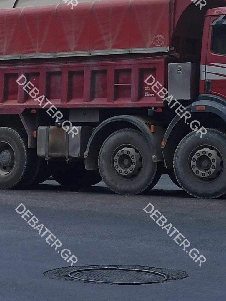 Αυτό είναι το θηριώδες φορτηγό που παρέσυρε το 6χρονο κορίτσι στη Νίκαια (pics)