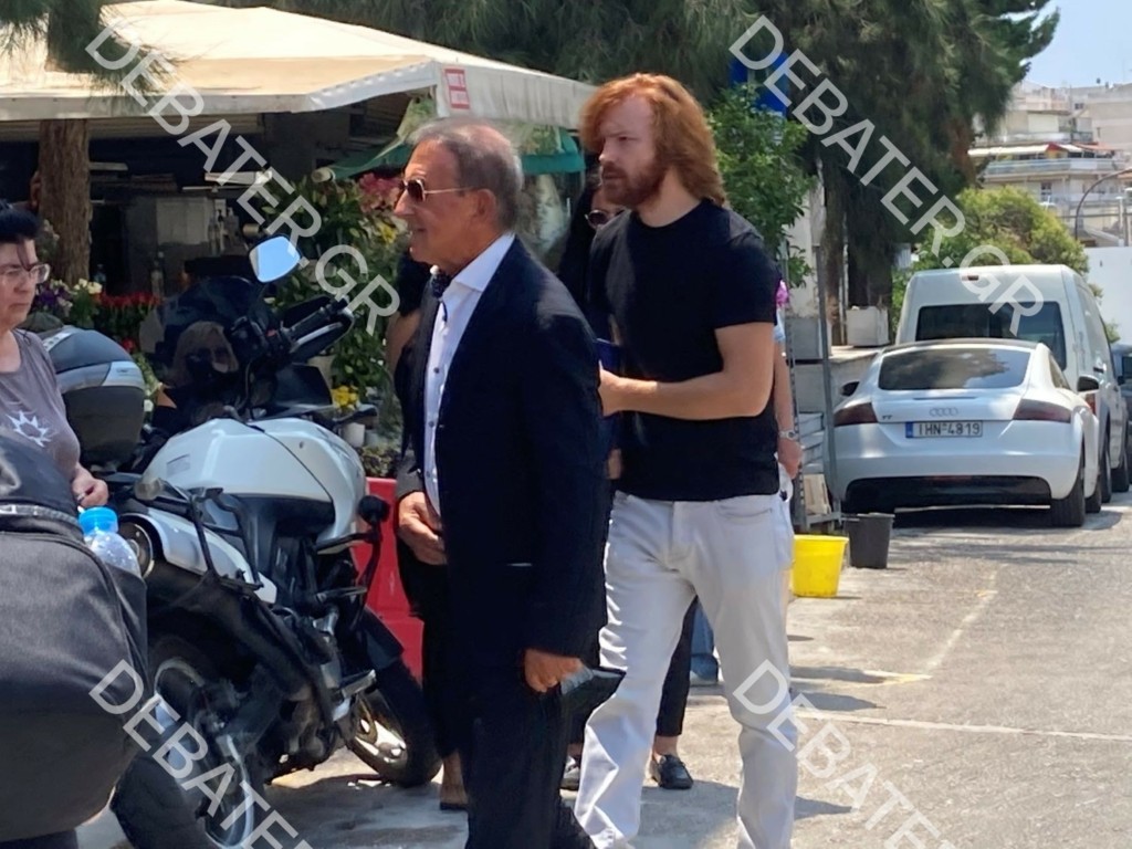 Ο καρδιακός φίλος του Τόλη Βοσκόπουλου πάντα στο πλευρό του