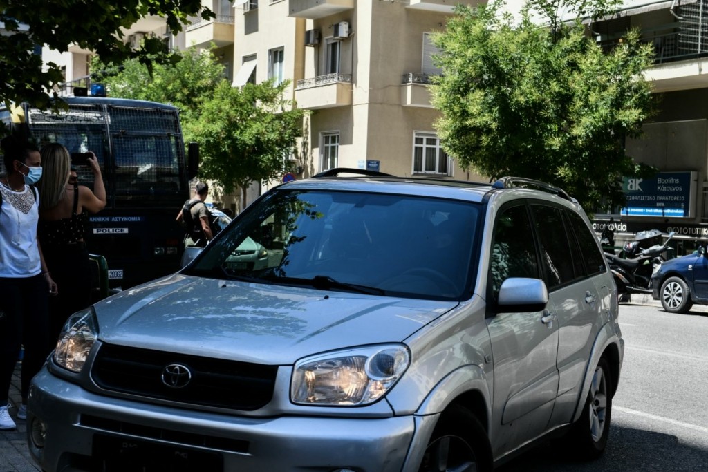 Πως άλλαξε ο Χρήστος Παππάς τους μήνες που κρυβόταν από την αστυνομία (pics)