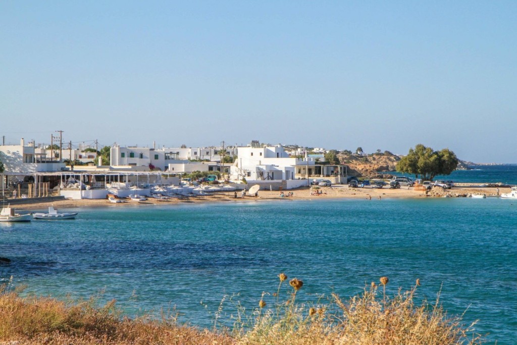 Έξι μαγευτικές παραλίες στην Πάρο που αξίζει να ρίξεις μια βουτιά