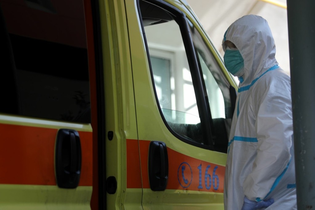 Τραγωδία στην Πάτρα – Νεκρά δυο αδέρφια μέσα στο διαμέρισμα τους (pic)