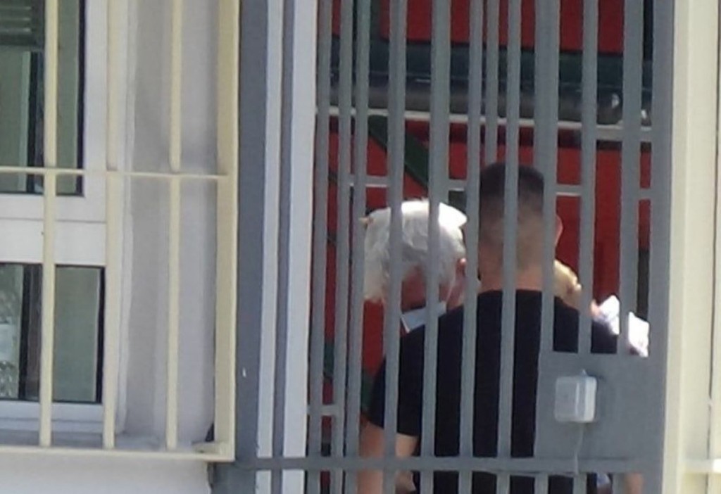 Πέρασε τις πύλες των φυλακών ο Πέτρος Φιλιππίδης – Η νέα του ζωή πίσω από τα κάγκελα (pics)