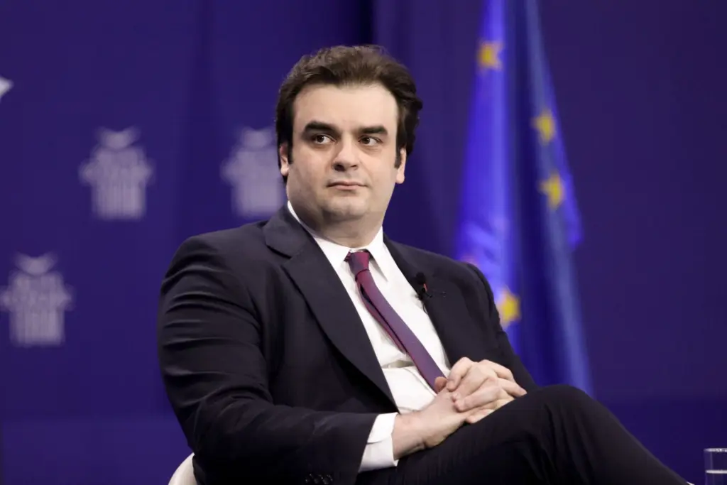Έρχεται η ψηφιακή ανανέωση διαβατηρίων – Τι πρέπει να ξέρουν οι πολίτες για τη διαδικασία (vid)
