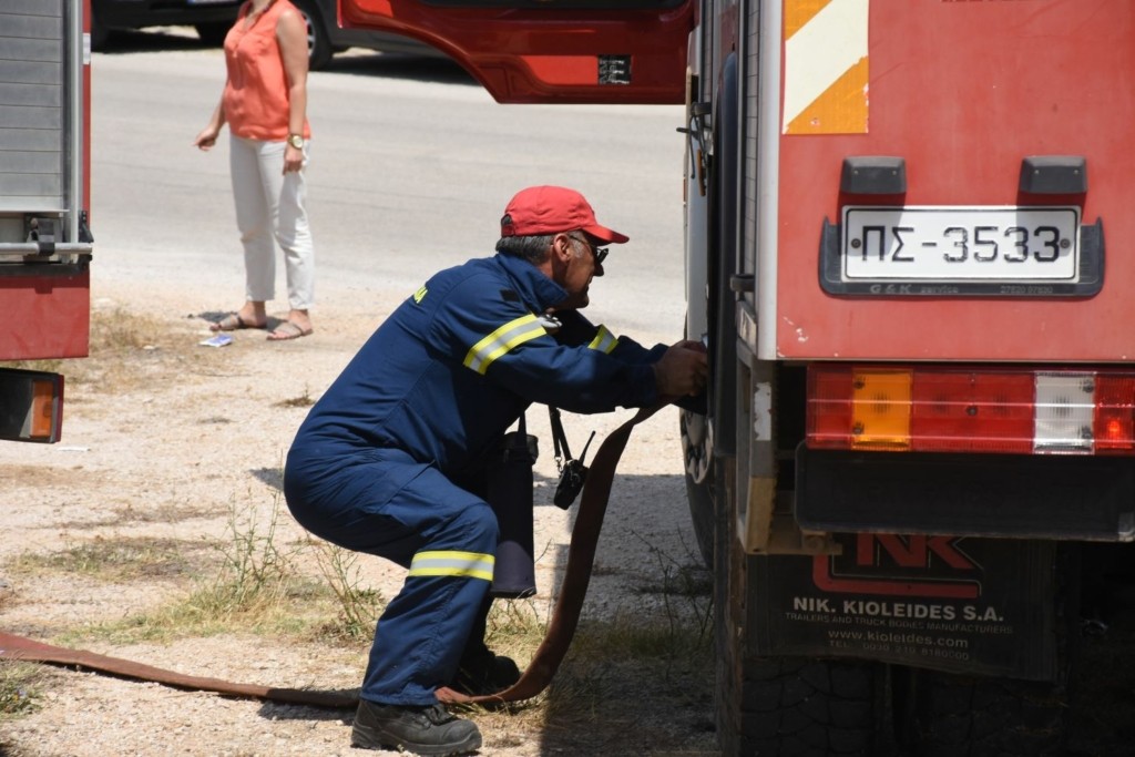 Φωτιά στο Ωραιόκαστρο Θεσσαλονίκης – Έχουν αποκλειστεί δρόμοι (pic&vids)