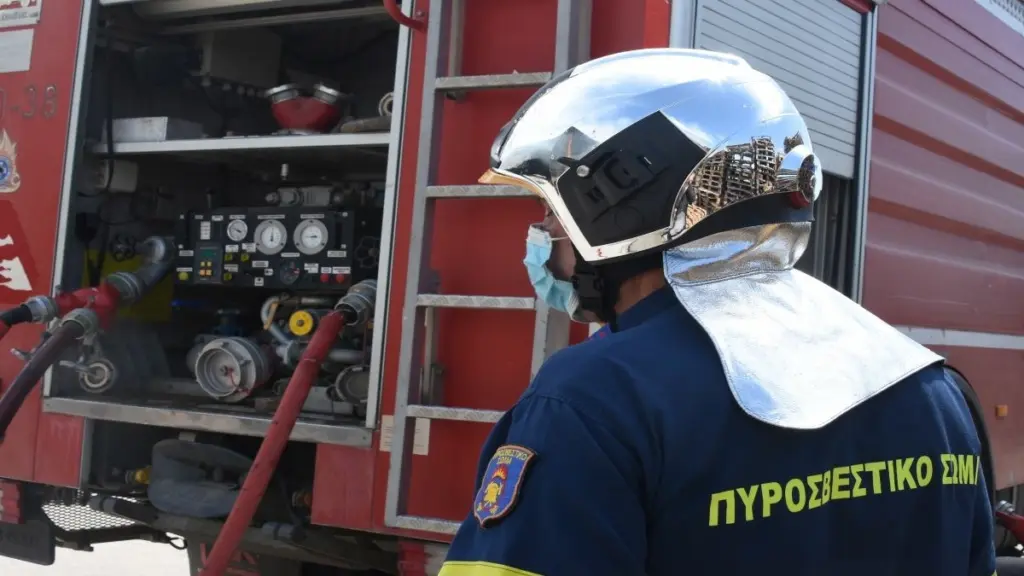 Συναγερμός στην Πυροσβεστική – Ανήλικος απεγκλωβίστηκε από φρεάτιο στην Πεντέλη
