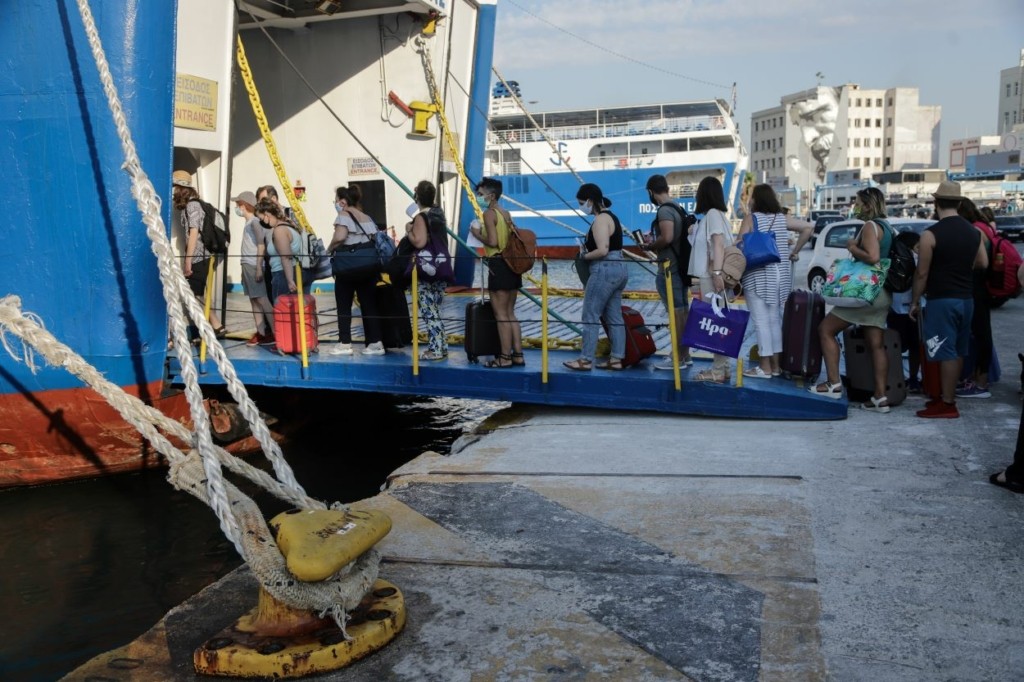 Τεραστιες αλλαγές στις μετακινήσεις στα νησιά από Δευτέρα – Οδηγός για να μπορείτε να ταξιδέψετε – Οι εξαιρέσεις και οι κίνδυνοι