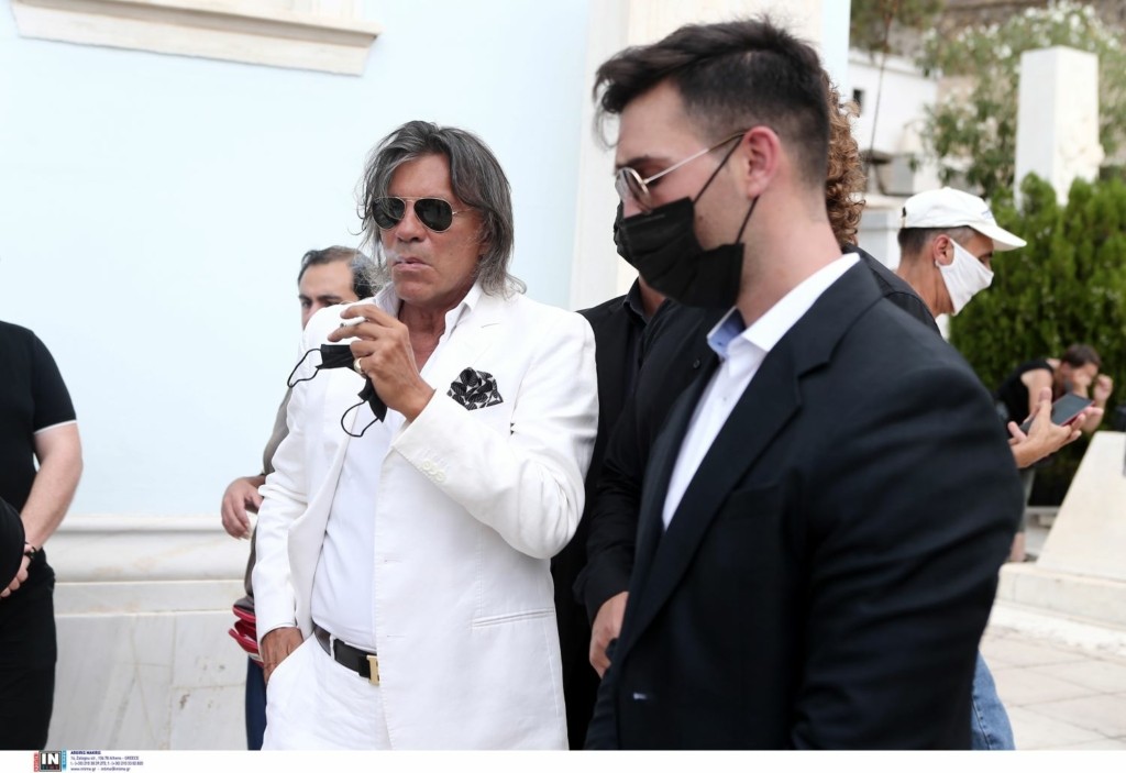 Ο Ηλίας Ψινάκης τήρησε την υπόσχεσή του στον κολλητό του Τόλη Βοσκόπουλο