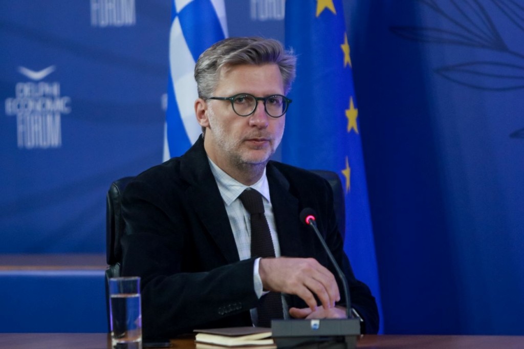 Κάλεσμα Σκέρτσου να εμβολιαστούν όσοι ακόμα το σκέφονται