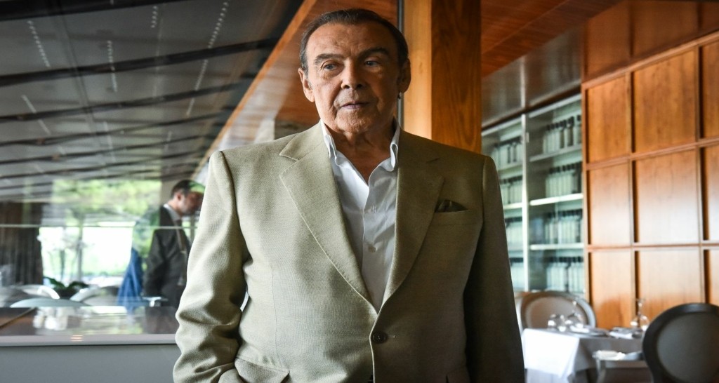 Η ελληνική showbiz αποχαιρετά τον Τόλη Βοσκόπουλο με συγκινητικά μηνύματα στο Instagram