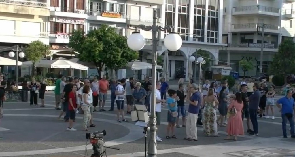 Αρνητές των εμβολίων έκαναν συγκέντρωση και στη Σπάρτη (vid)