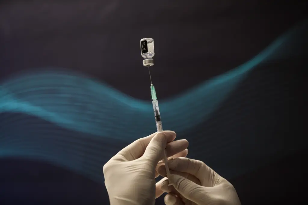 Η Pfizer ζητά την έγκριση τρίτης ενισχυτικής δόσης από τον FDA – Ποιους αφορά
